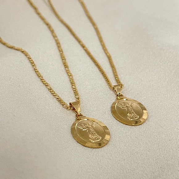 18k Gold Filled Divine Child Necklace - Picture 2 of 8